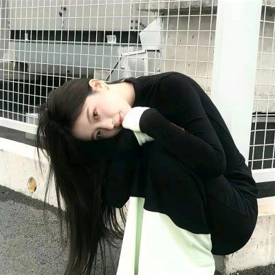 铁窗艳侣